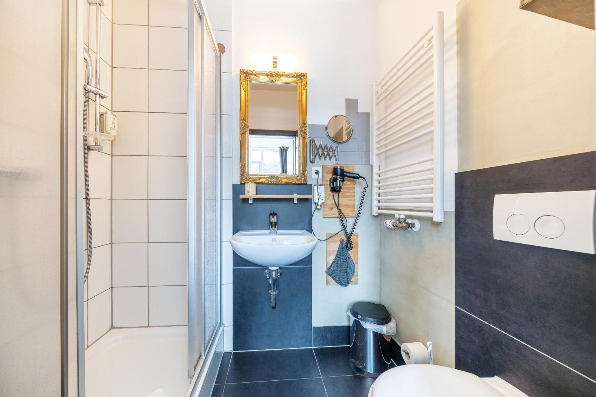 Aappartel City Center - Kontaktloser Check-In 24H Bielefeld Bagian luar foto